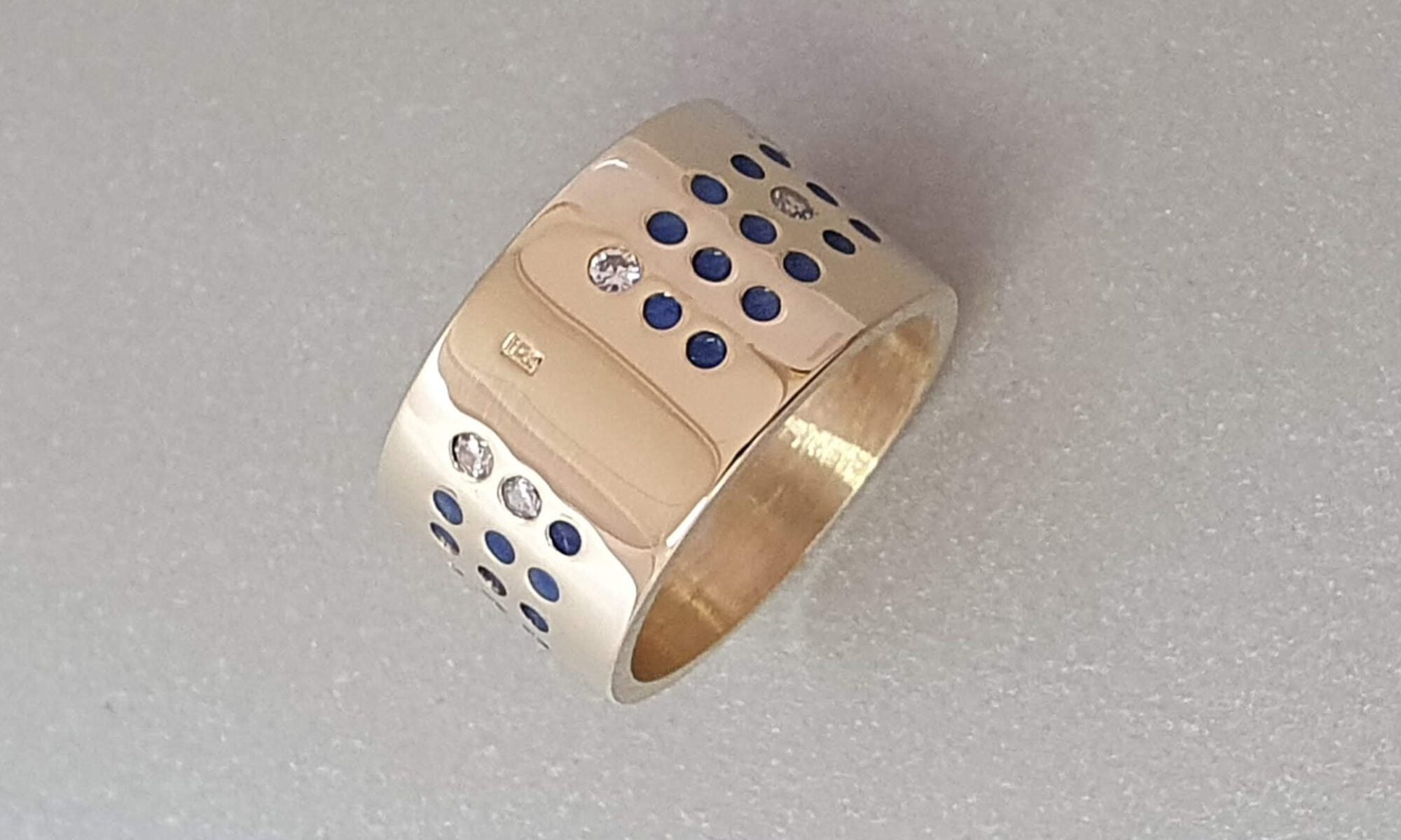Dotted Date Ring